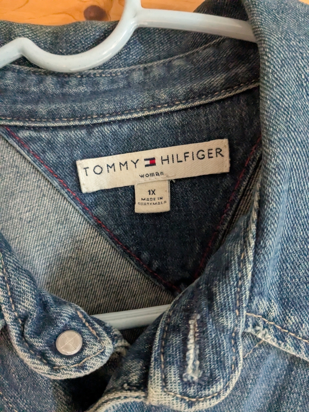 Tommy Hilfiger Women's Light Blue Denim Jacket